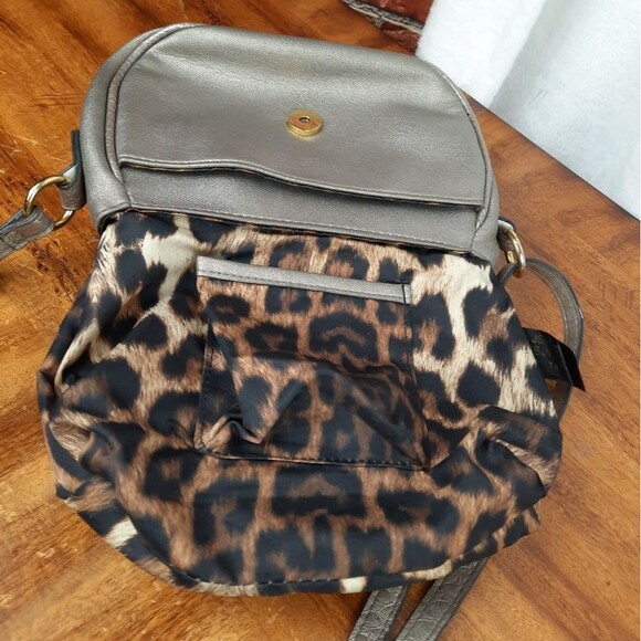 Jessica Simpson Shimmering Silver Snakeskin Evening Crossbody Bag - Picture 6 of 12